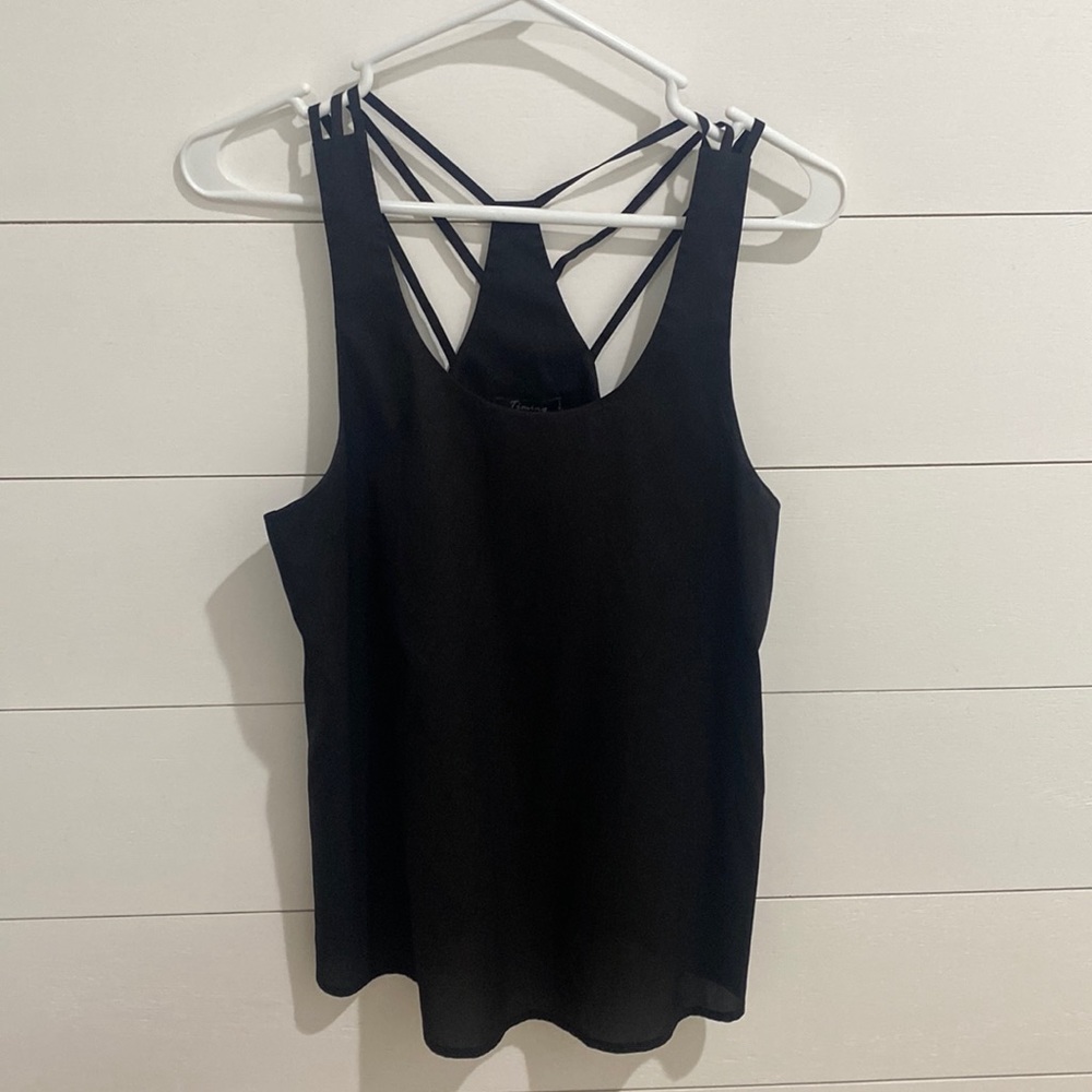 Timing black tank top